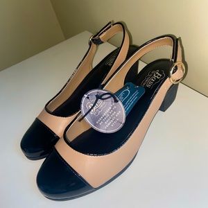 NWT Oxford style heels bass outlet size 6